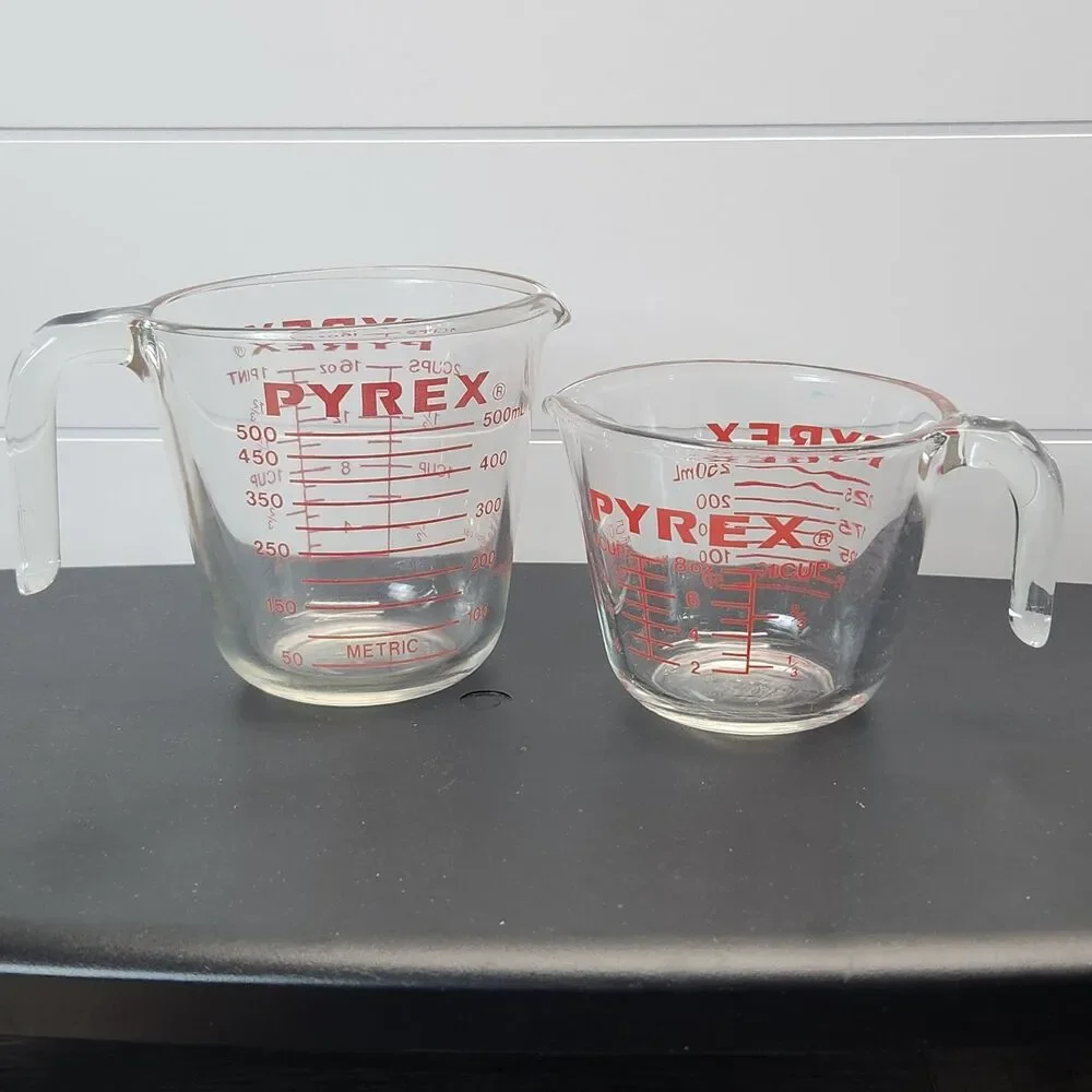 Set of 2 Vtg Pyrex Glass Measuring Cups 2 & 1 Cup Red Letter Corning USA 516 508